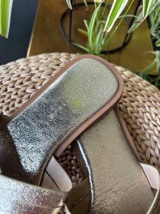 Sandalias doradas Lefties niña