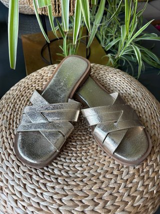 Sandalias doradas Lefties niña