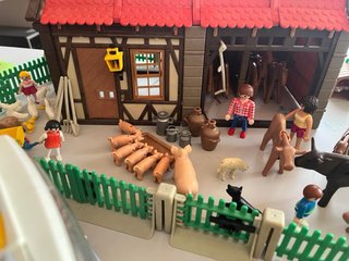 Lote Playmobil: Camión, Granja y Figuras