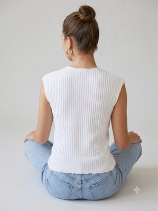 Zara Top Blanco Sin Mangas Texturizado