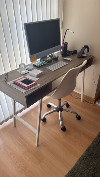 Escritorio y Silla con Ruedas