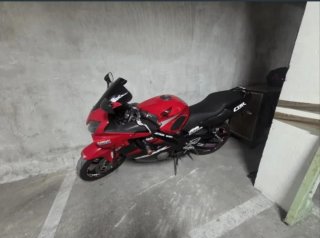 Honda CBR 600 F Roja y Negra