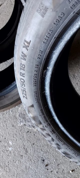 225/50 R18 99W