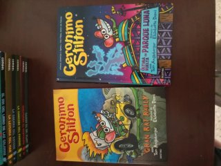 Pack de dos libros de comics Gerónimo Stilton.