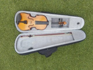 Violín madera barnizada