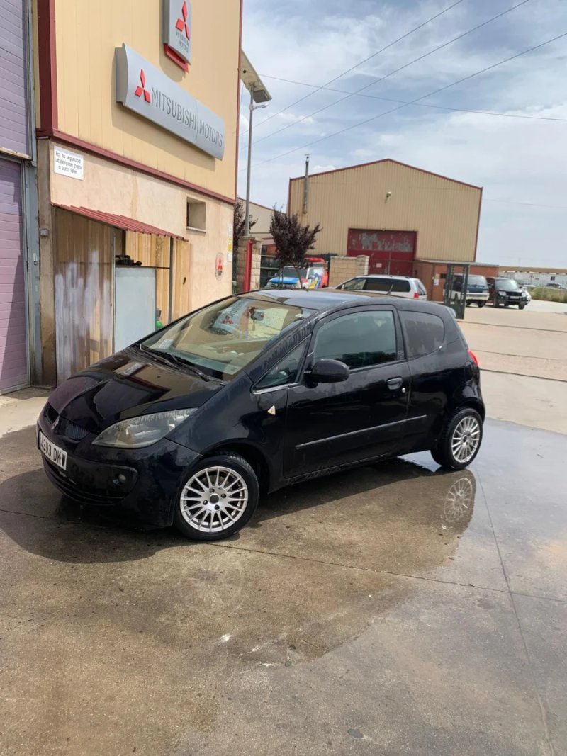Mitsubishi Colt 2005 - foto 1