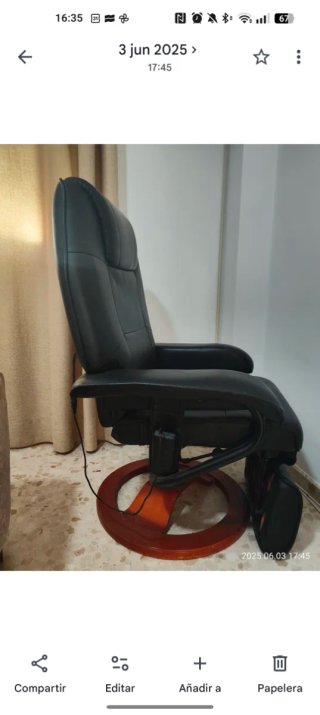 Sillón de masaje de piel negro