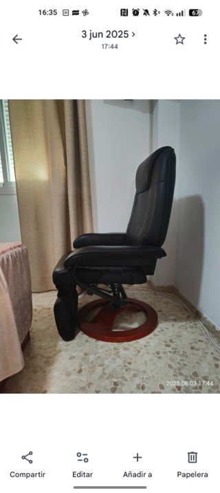 Sillón de masaje de piel negro