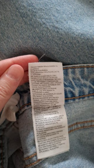 Vaqueros H&M desgastados