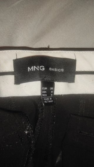 Pantalón recto negro Mango Talla M