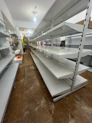 Estanterías metálicas para negocio