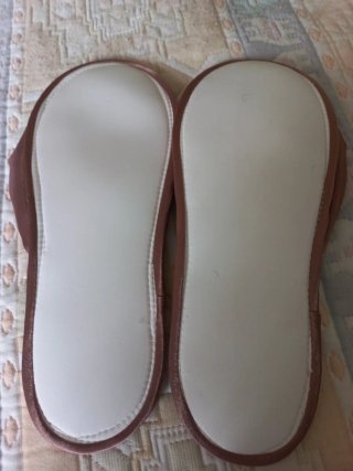 Pijama seda y zapatillas