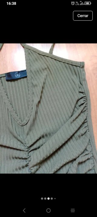 Vestido verde militar fruncido