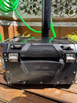 GIVI Trekker Outback Aluminio Negro Monokey