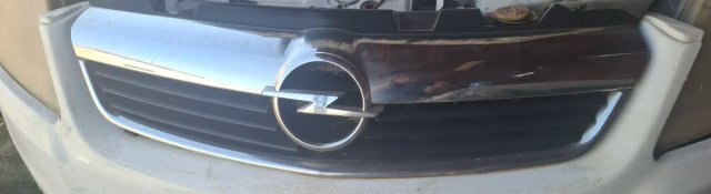 Calandra de Opel Zafira B