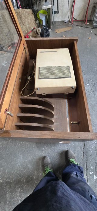 Mueble antiguo tocadiscos vinilo madera