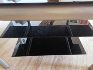 Mesa de televisor. SE VENDE EN OROPESA