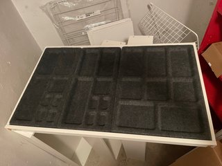 Bandeja extraible Ikea con accesorio bisutería