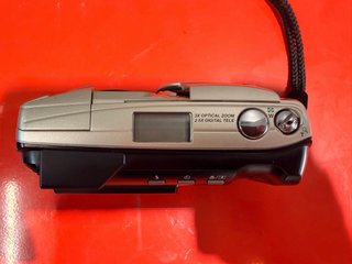 Olympus CAMEDIA C-990 ZS Digital Camera