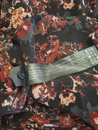 Vestido Zara floral negro y rojo