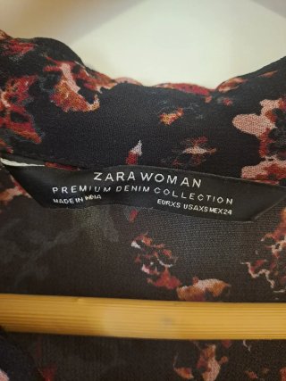 Vestido Zara floral negro y rojo