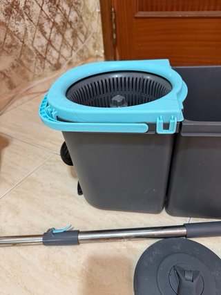 Cubo de fregona con pedal