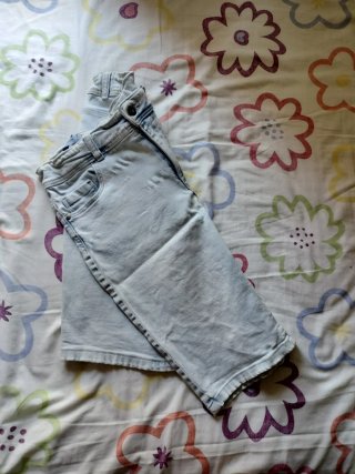 Pantalón vaquero corto niño