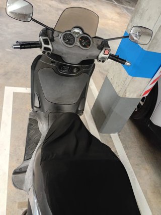Piaggio 250cc Maxi Scooter Negra/Gris