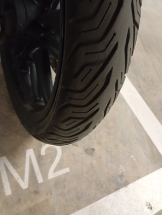 Piaggio 250cc Maxi Scooter Negra/Gris