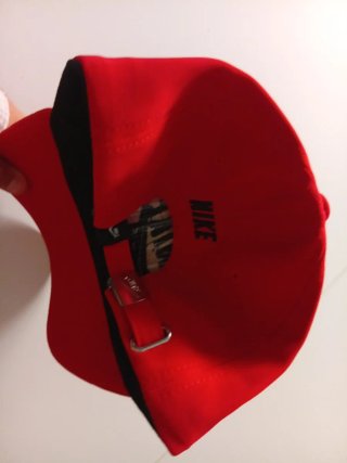 Gorra Nike Roja