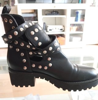 Botas góticas mujer talla 41 tachuelas