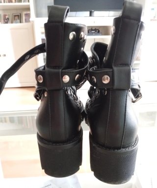 Botas góticas mujer talla 41 tachuelas