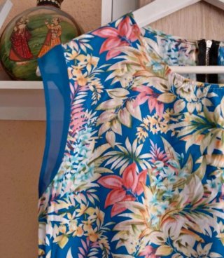(L) Blusa sin mangas floral