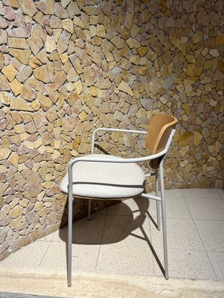 Sedia Maureen impilabile legno e tessuto