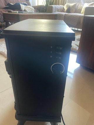 Estufa eléctrica efecto chimenea negra