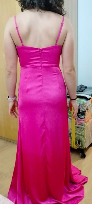 Vestido de fiesta rosa satinado