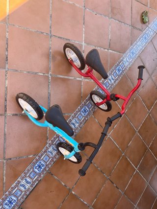 Dos Bicis sin pedales azul y roja para peques