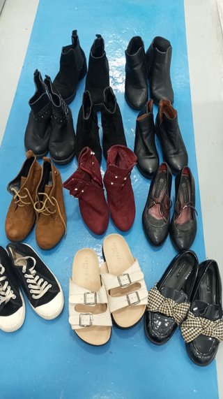 Lote 11 pares botines y zapas mujer
