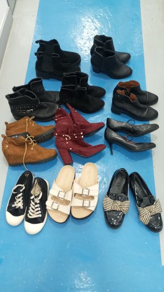 Lote 11 pares botines y zapas mujer