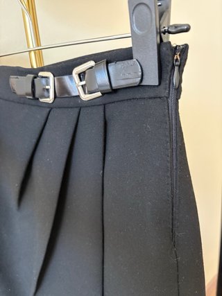 Falda Zara negra con cinturón