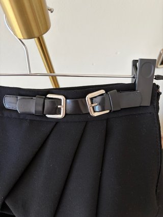 Falda Zara negra con cinturón