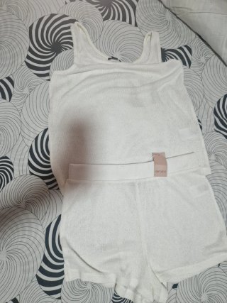 Conjunto Esmara blanco camiseta y shorts