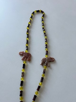 Collana pietre dure con elefanti
