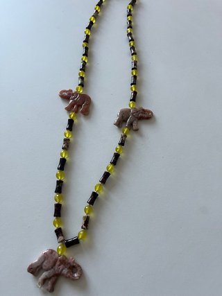 Collana pietre dure con elefanti