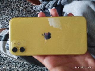 iPhone 11 Giallo