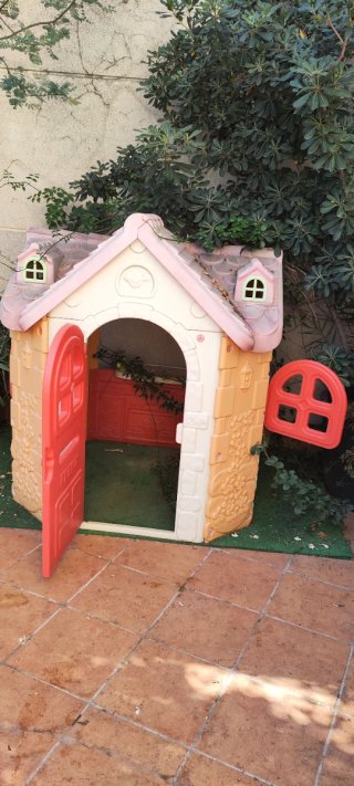 Casita infantil exterior de plástico