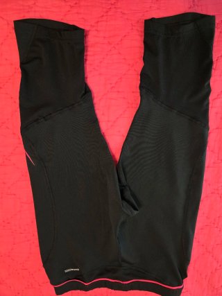 Mallas Adidas capri negras y rosas