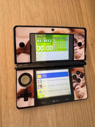 Nintendo 3DS con tarjeta con juegos