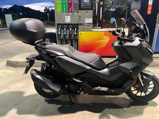 Honda ADV 350 Gris finales 2023