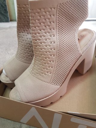 Sandalias Beige Tejidas
